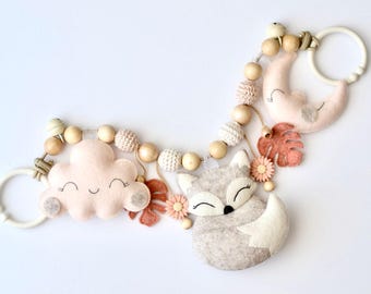 Pram Chain with Beige Fox, Felt Stroller Toy, Baby Girl Gift, Newborn Gift, Baby Shower Gift