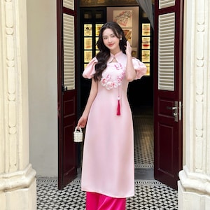 Ao Dai cach tan tapta Pink flowers| Pre-made Vietnamese Dress for Lunar New Year Ao Dai Viet Nam|Ao Dai Cach Tan with Pants Q22