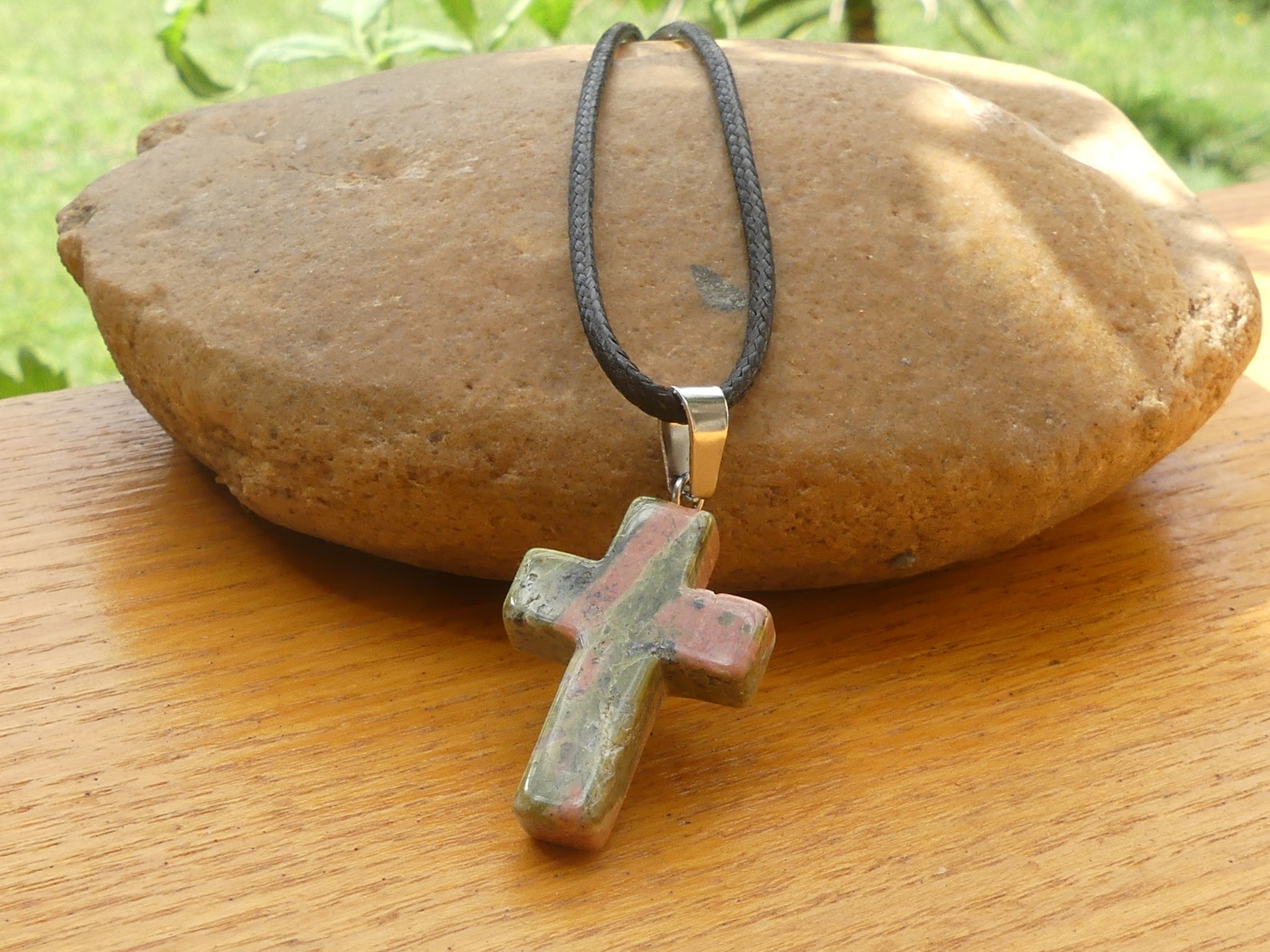 Pendentif croix catholique en pierre naturelle religion Etsy