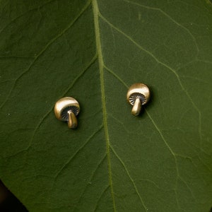 Mushroom Stud/Mushroom Earring/Mushroom Jewelry/Fungi Stud/Fungi Earring/Fungi Jewelry/Studs/Stud Earring/Mushroom/Fungi Studs/Brass/Silver