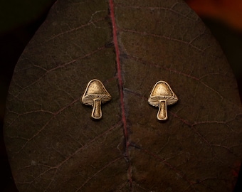 Mushroom Stud/Mushroom Earring/Mushroom Jewelry/Fungi Stud/Fungi Earring/Fungi Jewelry/Studs/Stud Earring/Mushroom/Mushroom lover/Fungi Love