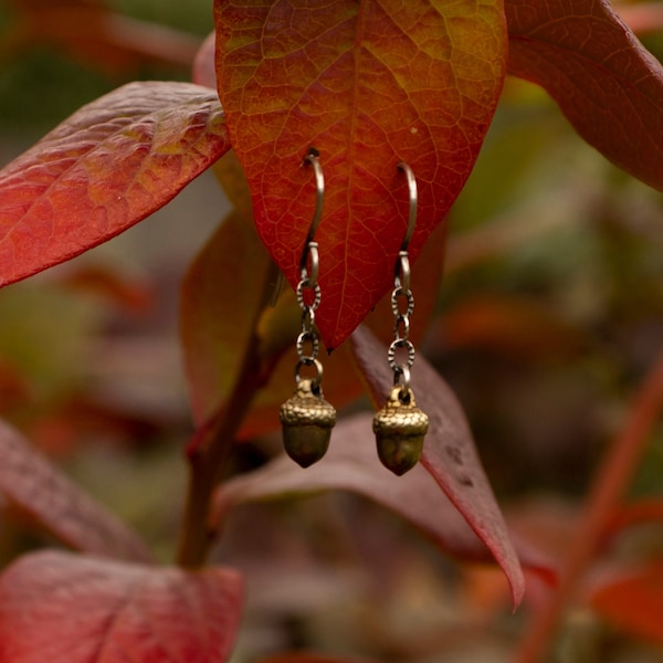 Acorn Earring/Acorn Jewelry/Oak Earring/Oak Jewelry/Autumn Earring/Fall Earring/Autumn Jewelry/Fall Jewelry/Symbolic Jewelry/Witch Jewelry