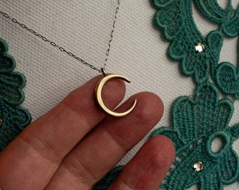 Collar de luna creciente: latón macizo con cadena de plata de ley maciza, joyería Goddess.
