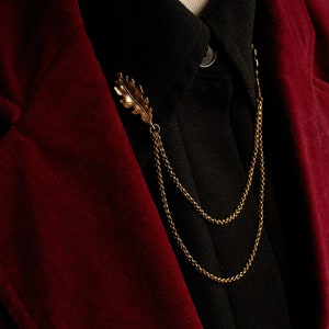 Oak Leaf Collar Chain Pin: Dapper Solid Brass Vintage Style