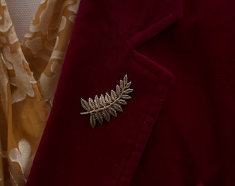 Brass Fern Pin: Patina Vintage Style Brooch