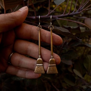 Broom Earrings/Broom Jewelry/Witchy Earrings/Witchy Jewelry/Halloween Earrings/Halloween Jewelry/Samhain Earring/Samhain Jewelry/Broom Lover