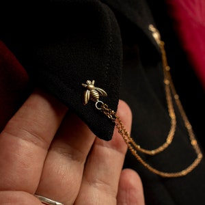 Bee Collar Chain Pin: Solid Brass Vintage Style Lapel Jewelry