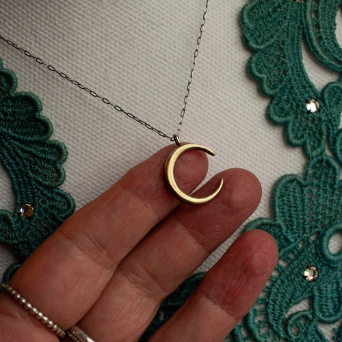 Crescent Moon Necklace/waning Moon 