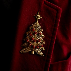 Christmas Tree Pin/Christmas Tree Brooch/Unique Christmas Pin/Holiday Pin/Holiday Brooch/Lapel Pin/Coat Pin/Vintage Style Pin/PushPin Brooch