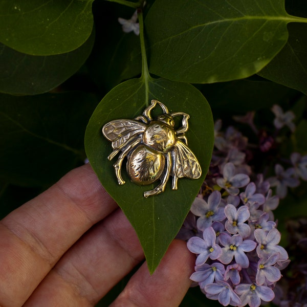 Bee Pin/Bee Brooch/Bumble Bee Pin/Bumble Bee Brooch/Insect Pin/Brass Brooch/Lapel Pin/Vintage Style Pin/Push Back Pin/Hat Pin/Tie Pin