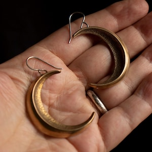 Crescent Moon Earrings/Moon Earrings/Large Lightweight Earrings/Golden Moon Earrings/Witch Earring/Moon Jewelry/Witch Jewelry/Pagan Jewelry