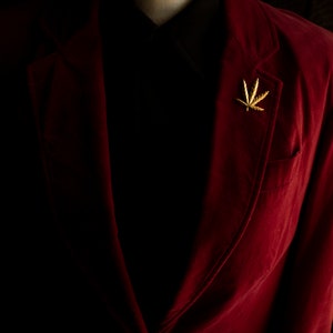 Broche de folha de cannabis em latão maciço - Broche de maconha com acabamento envelhecido imagem 6