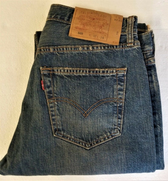 Vintage LEVIS 501 BUTTON-FLY Jeans "Distressed" Bl