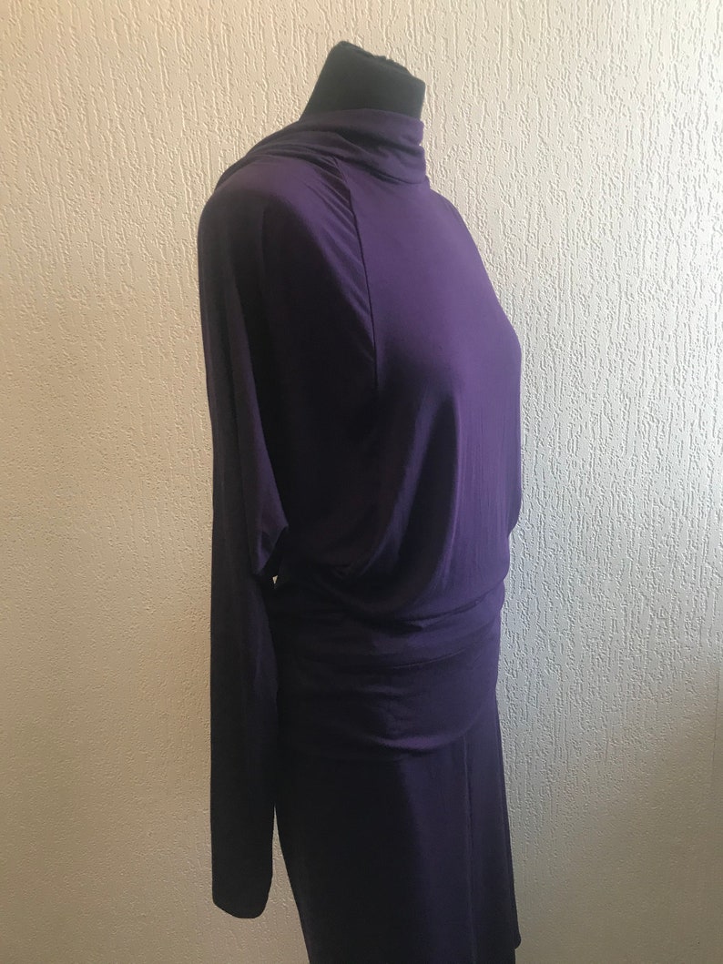 Everyday comfortable /& chic Unique Elegant 2-way Purple Batwing below the knee Dress Size SmallMedium.