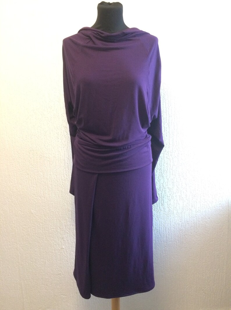 Everyday comfortable /& chic Unique Elegant 2-way Purple Batwing below the knee Dress Size SmallMedium.