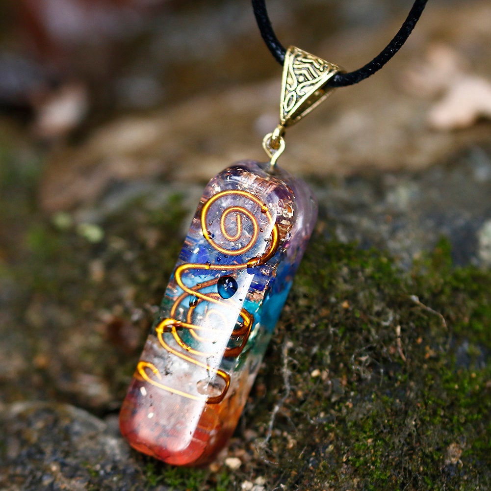 Collana Ciondolo Bobina Di Rame – Generatore Di Energia Orgone Con 7 Chakra E Ametista