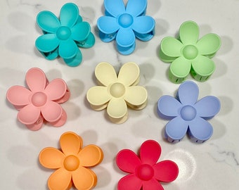 Flower Claw Hair Clips - Women to tie their hair - up do - buns - ponytails, many different colors, gifts for her, hairstyle, hair accessory