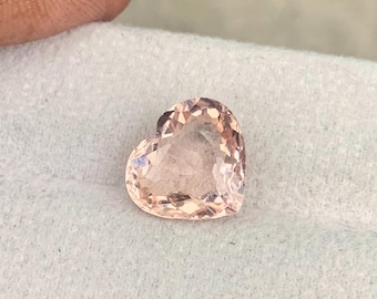 Natuurlijk morganiet 4,90 kt | Hartgeslepen 11,23 x 12,10 mm | Perzik | VSI-helderheid | Brazilië | Losse edelstenen afgebroken