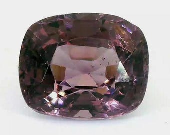 Spinello viola naturale 1,65 ct / 7,30X6,50 mm / pietra preziosa sciolta taglio cuscino