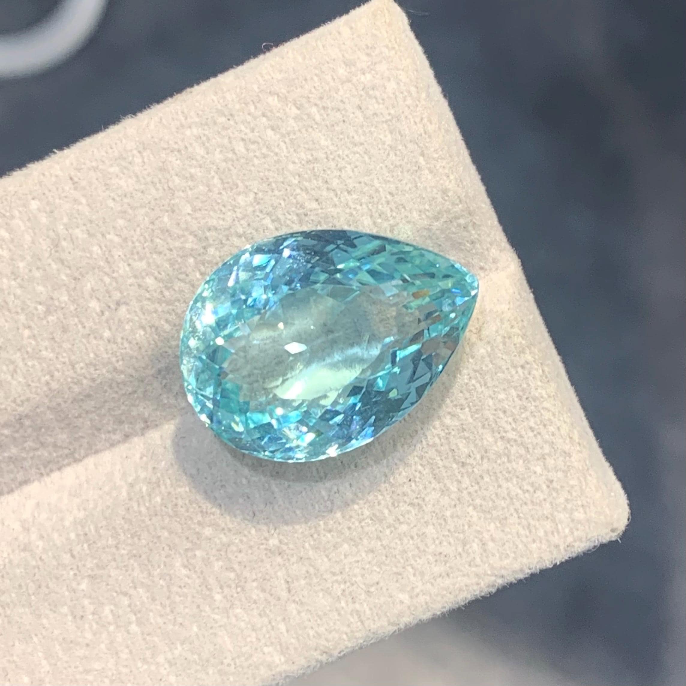 天然パライバトルマリン | 17 x 12 mm | ネオンブルー | ペアシェイプ