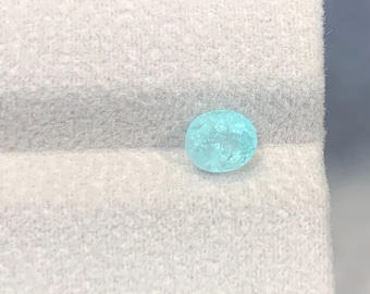 Tourmaline Paraiba naturelle de 0,70 carat, 5,62 x 4,88 mm, roulement en cuivre bleu | Coupe ovale |   Pierres précieuses en vrac / nuage19 pierres précieuses