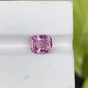 Spinello birmano naturale, pietra preziosa rosa taglio cuscino da 2,62 carati / 8,67x7,49x4,80 mm / Purezza VSI / Gemma sciolta non riscaldata