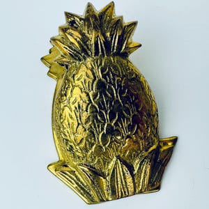 Clip vintage de latón macizo con forma de piña - Atractiva pátina envejecida - Decoración para el hogar y la oficina