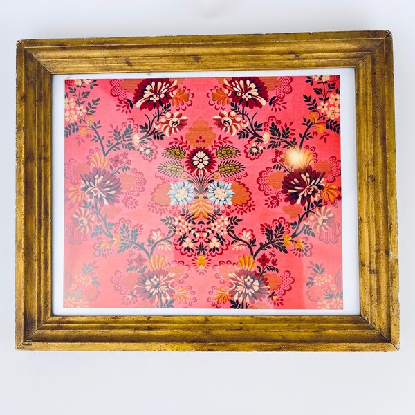 Vintage Rustic + Distressed Gold Carved Wood Picture Frame - Wall Mountable - 7.5" x 9.5"