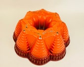 Vintage Ombre Bright Burnt Orange Bundt Brand Fiesta Party Pan - Heavy Cast Aluminum - Nordic Ware - Minneapolis, Minn., USA