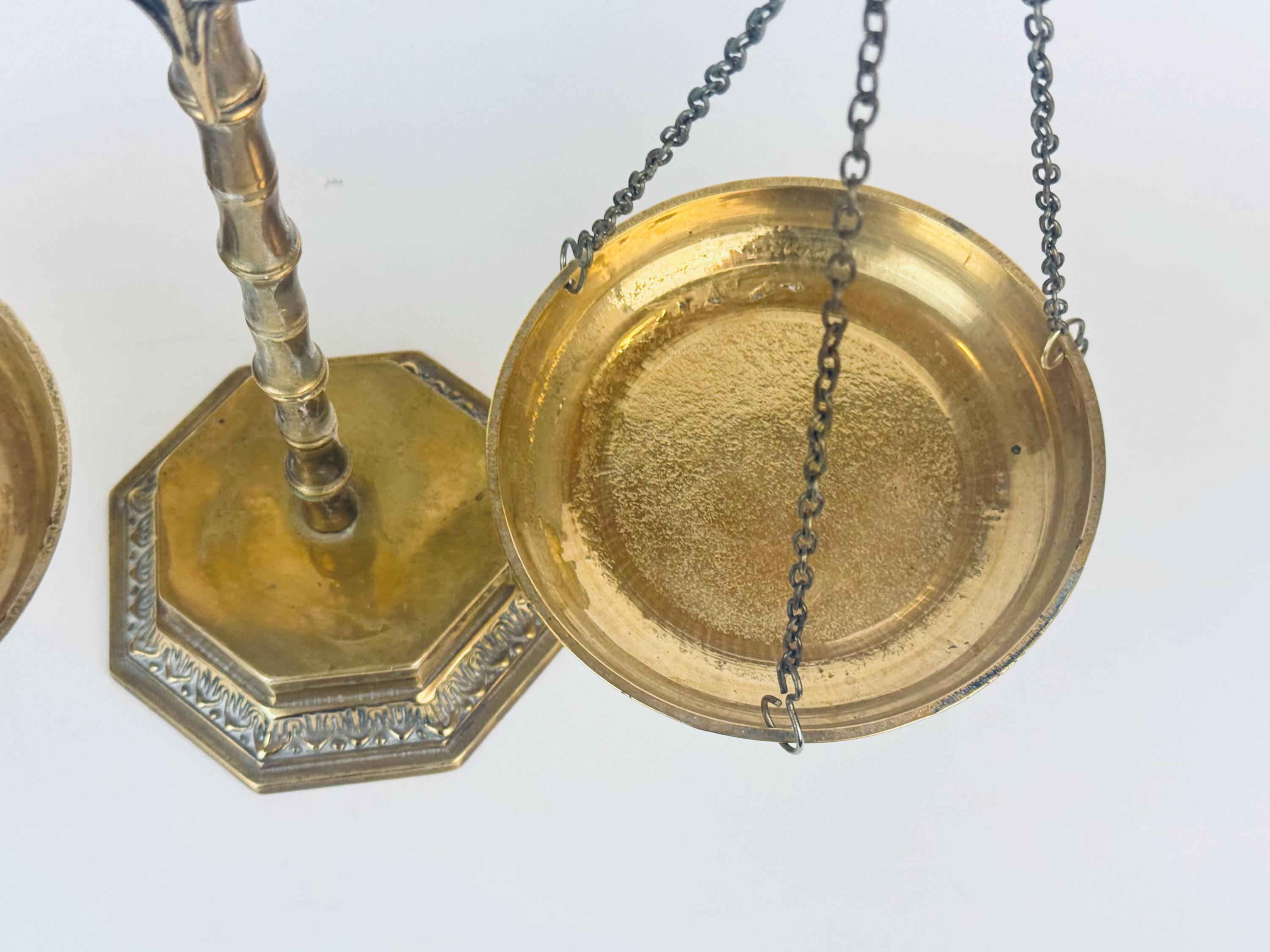 ヴィンテージ風装飾真鍮製天秤 - 装飾的な天秤 - 法律事務所の装飾