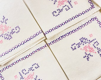 Vintage Embroidered Linen Napkins – Set of 6 in Pink & Purple Cross-Stitch