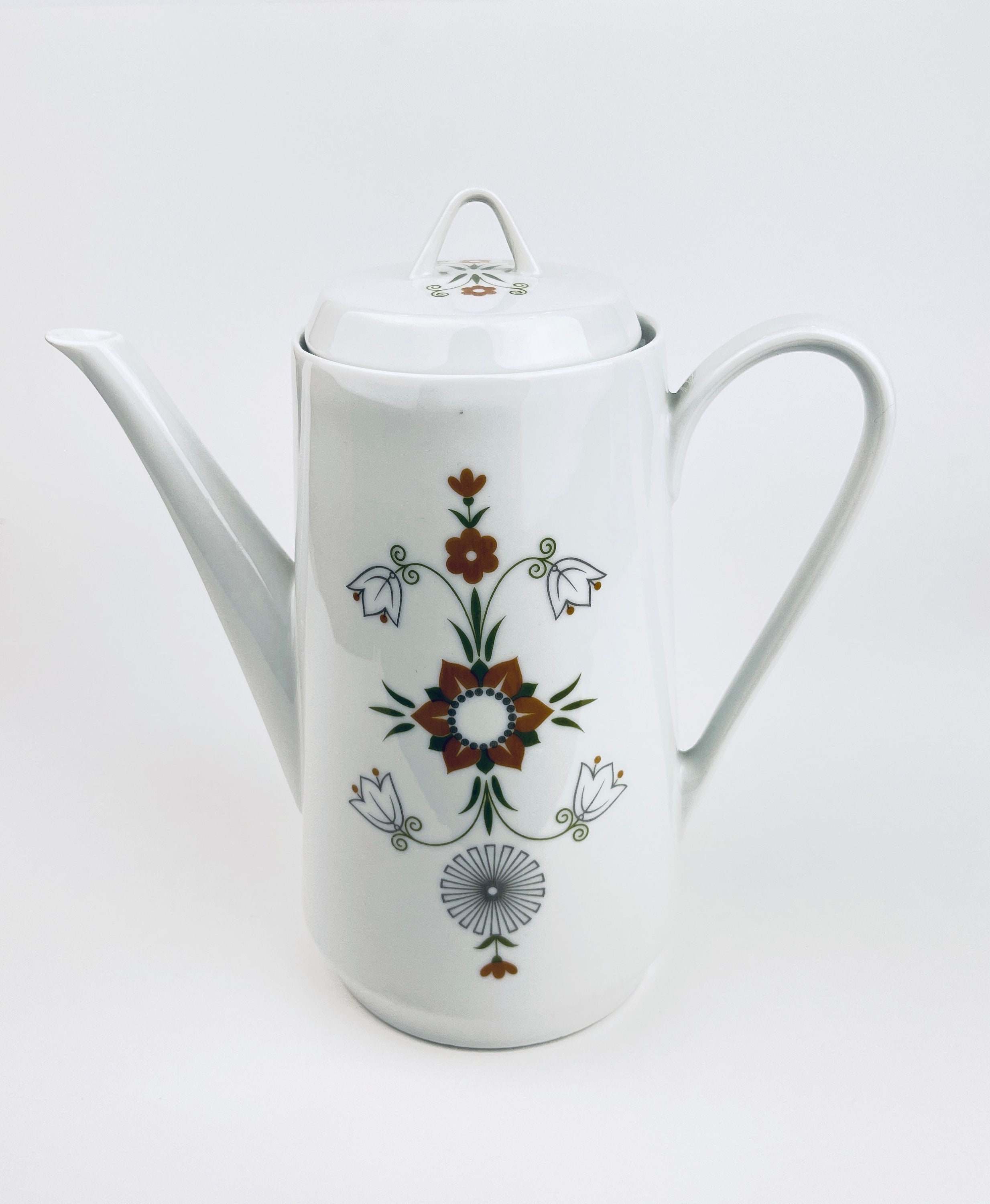 希少！ドイツ製 Hutschenreuther Viktoria 淡いペール 希少！ドイツ製 Hutschenreuther Viktoria 淡いペール