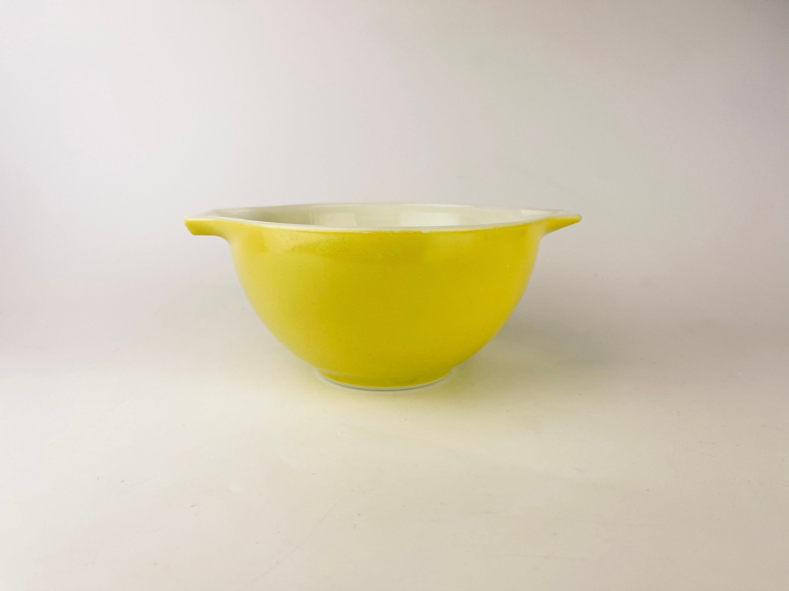 Vintage Light Yellow 'town Country' Pyrex Cinderella Mixing Bowl