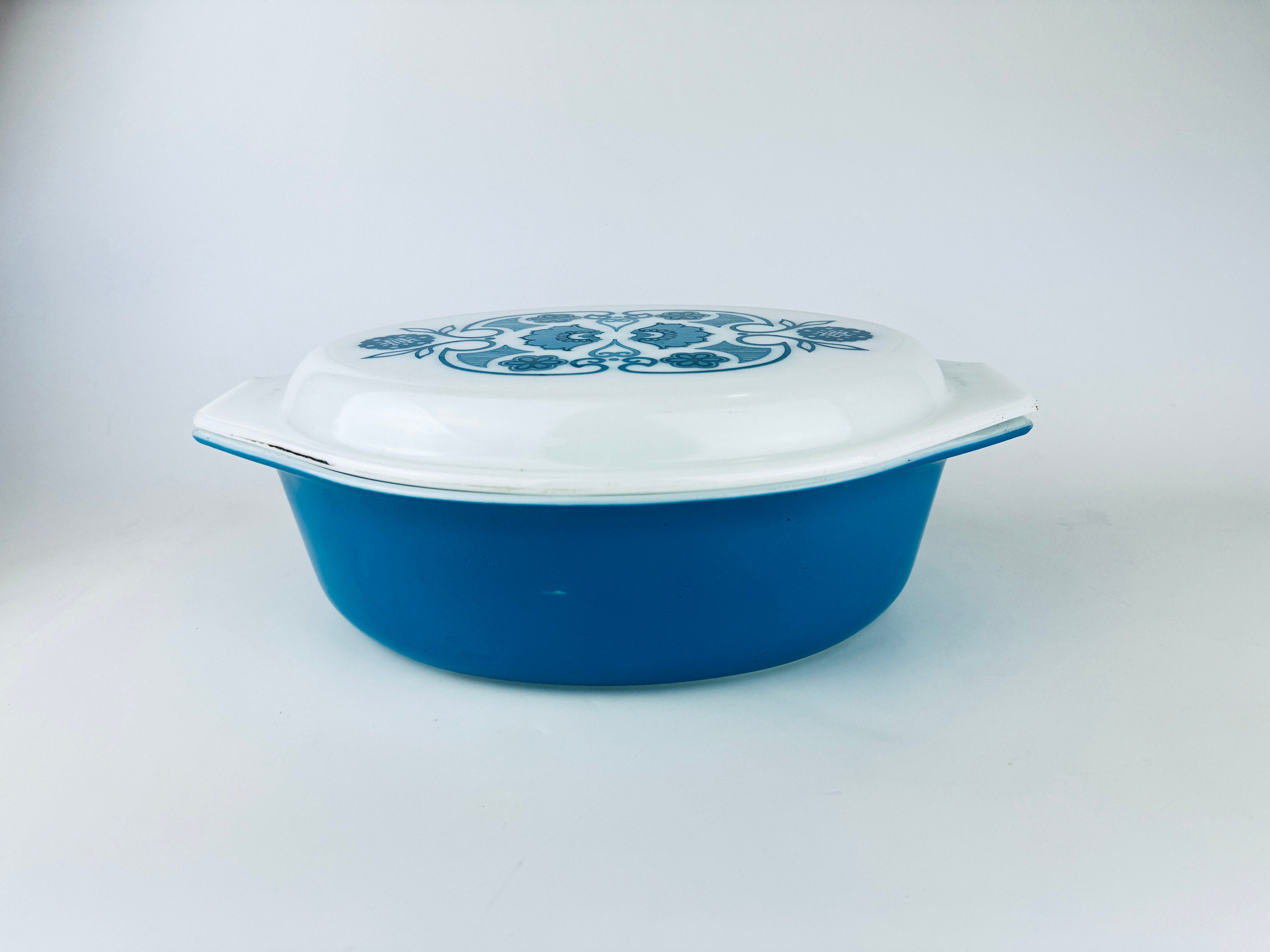 Vintage Horizon Blue Pyrex Oval Casserole Dish (2 1/2 QT) - Made