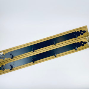 Vintage Schwarz Metall Tassen Regal + Wand Organizer - Aufbewahrung für die Küche - Made in Japan - New Old Stock (NOS)