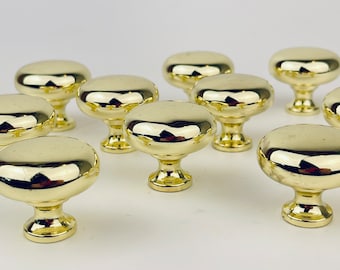 Tirador redondo vintage de latón pulido de los años 80 - Herrajes para muebles NOS - Precio individual