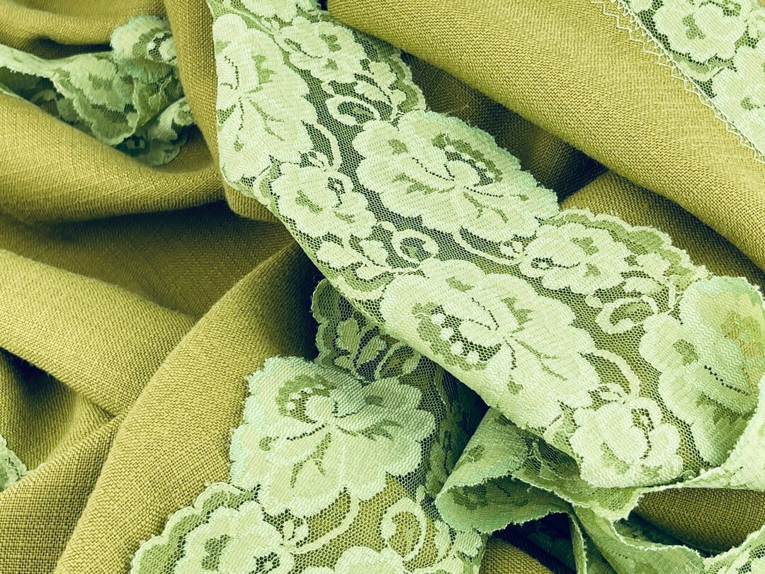 Vintage Rectangular Olive Green Table Cloth Floral Fringe Edge 51 X 67