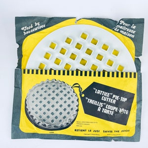 Vintage Plastic &quot;Lattice&quot; Pie-Top Cutter - &#39;Saves The Juice!&#39; - Made in Hong Kong