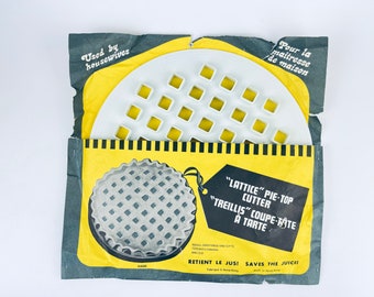 Vintage Plastic "Lattice" Pie-Top Cutter - 'Saves The Juice!' - Made in Hong Kong