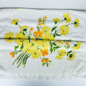 Vintage Floral Bouquet White Fringe Bath Towel - Wabasso - Made In Canada