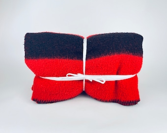 Vintage rood en zwart gestreepte deken - dubbele deken (62" x 80") - acryl - gemaakt in Canada