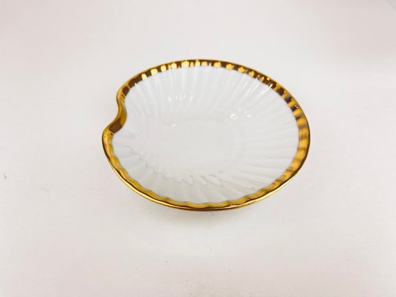 Vintage Shell Gold Rimmed Edge Ring Dish - Genuin… - image 3