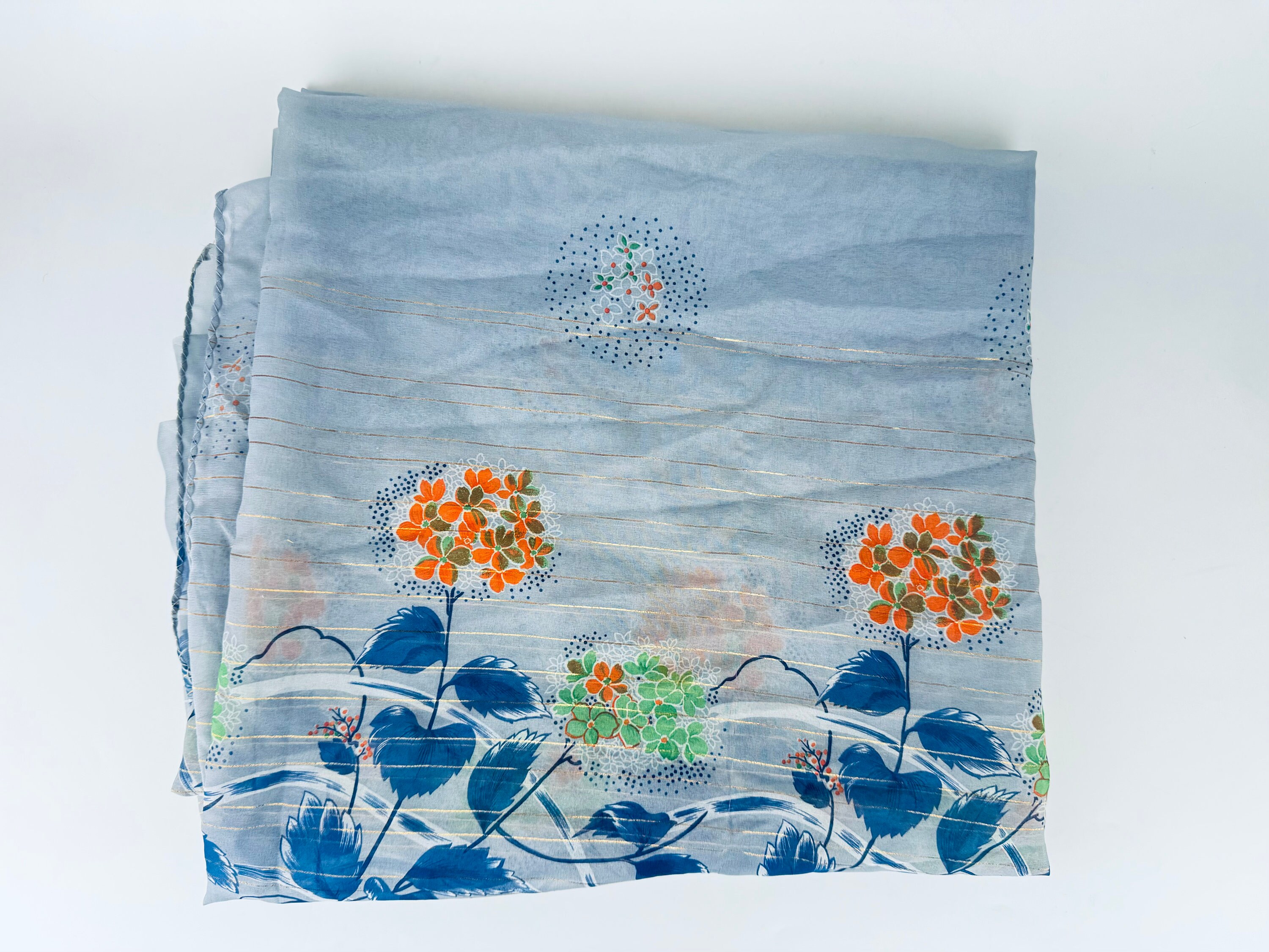版画 Chiara Vintage Grey Lightweight Sheer Asian Floral Print + Metallic
