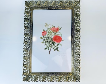 Vintage utsmyckad väggmonterad bildram i guldfärgad metallfiligran - 23 x 33 cm