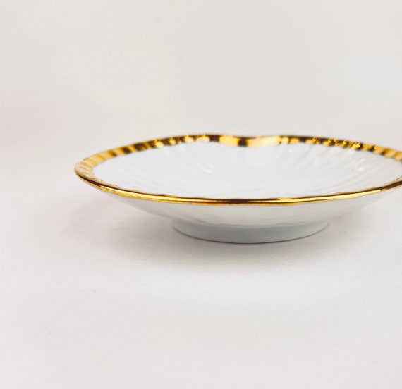 Vintage Shell Gold Rimmed Edge Ring Dish - Genuin… - image 4