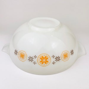 Vintage 'Town + Country' Pyrex Glass Cinderella Mixing Bowl - #444 (4 QT)