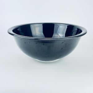 Vintage Black Glass Pyrex Mixing Bowl - #325 (2.5 Litre)