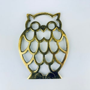 Dessous de plat hibou en laiton vintage - chaudron/support pour assiette - protège-table - jolie patine en métal vieilli