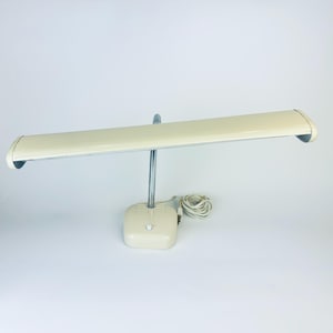 Vintage Beige Metal Task/Study Table Lamp - Flexible Silver Metal Gooseneck