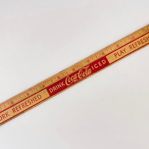 Vintage Holz 'Coca-Cola 12 ""Lineal (Imperial) - Drink Erfrischt + Spielen Erfrischt - Made in Canada - Rustikale Bürodekoration."